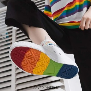 An aesthetic touch to your steps. 🎨 <a href=https://www.beverlyheels.com/?Skeyword=Emma+Jones>#EmmaJones</a> Sohos is on sale at beverlyheels.co