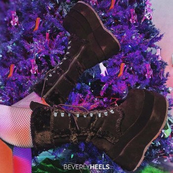 Gothmas mode: activated w/ the highly coveted Bear-202 🧸🖤💀