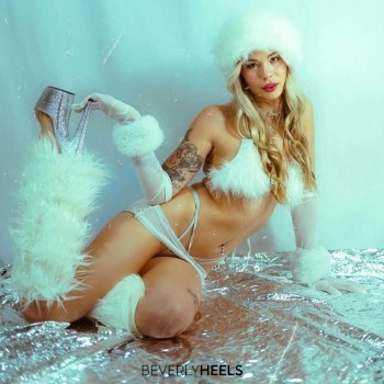 Snow ❄️ Bunny 🐰 Elegance