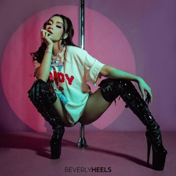 Let em know who they’re fw in 10” Beyond-3028 lace-up stretch and belted thigh high boots ♥️👠
