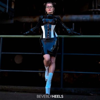 Yes mistress 😈