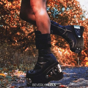 On some real fall girl sh*t 🍂🎃🍁🍂