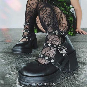 Very demonic, very haunted very Bratty-30 🕸️🕷️
