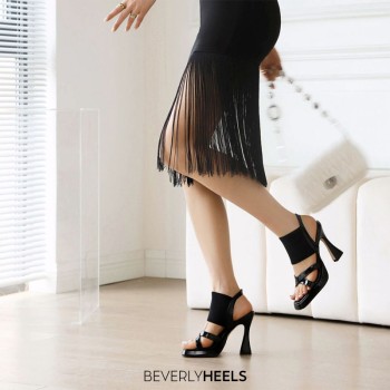 Summer has come with stylish steps!
Perfect for evening wear👠🥃🥂