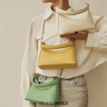 Dont you wanna combine your look with a most fashionable lunch bags!