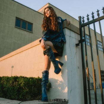 It’s all about the boots and the sunsets 🌅