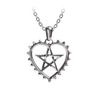 P768 - Cunning Heart Pendant