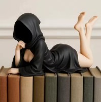 Masked Mysterious Lady Statue - Desktop Ornament in Resin - Black and Beige - 15cm SPECIAL