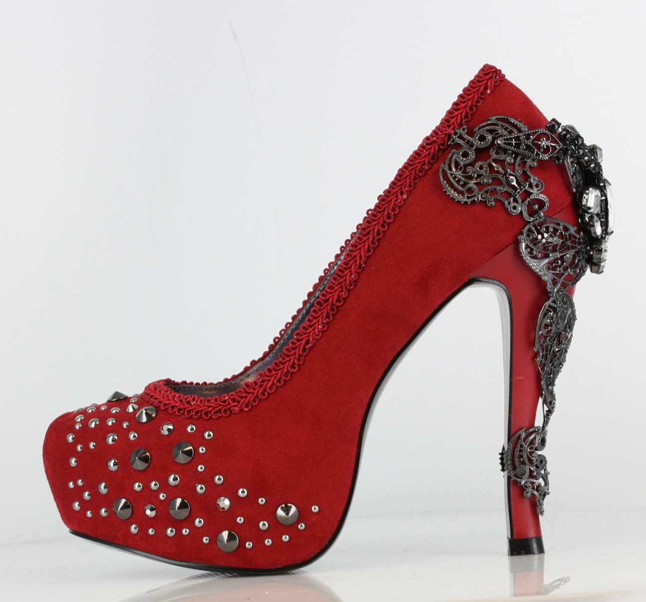 amina heels