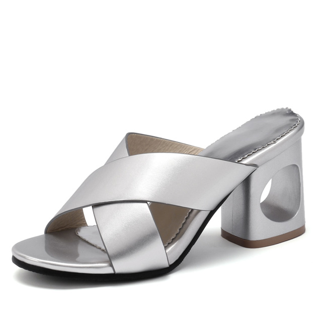 Peep Toe Chunky Heels Cross Straps Mules Sandals - Silver - Shaft Material: Faux Leather
Insole Material: Faux Leather
Lining Material: Synthetic
Outsole Material: Rubber in Sexy Heels & Platforms