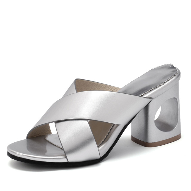Peep Toe Chunky Heels Cross Straps Mules Sandals - Silver - Shaft Material: Faux Leather
Insole Material: Faux Leather
Lining Material: Synthetic
Outsole Material: Rubber in Sexy Heels & Platforms
