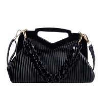 Inverted Triangle Vintages Shoulder Bags - Black