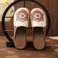 Casual Linen Round Toe Handmade Embroidery Summer Slippers Flats - Beige Canvas