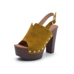 Chunky Heels Platform Peep Toe Buckle Back Strap Outdoor Rivet Sandals  - Yellow