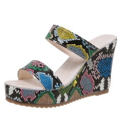 Peep Toe Platforms Snake Print Wedges Sandals - Green