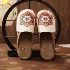 Casual Linen Round Toe Handmade Embroidery Summer Slippers Flats - Beige Canvas