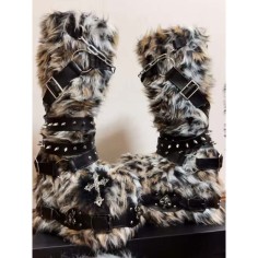 Round Toe Knee Highs Customized Rivet Decorated Bonding Straps Gothic Punk Boots - Gray Faux Fur