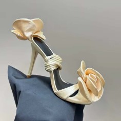 Peep Toe Gladiator Straps Rose Flower Decorated Stilettos Sandals - Beige Silk