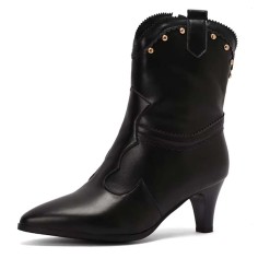 Pointed Toe Kitten Heels Ankle Highs Vintage Style Short Boots - Black Faux Leather