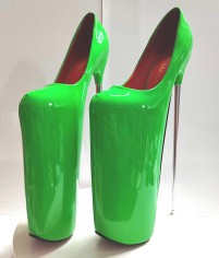 Fly High Extreme Stiletto 12-inch Platform Pumps - Green
