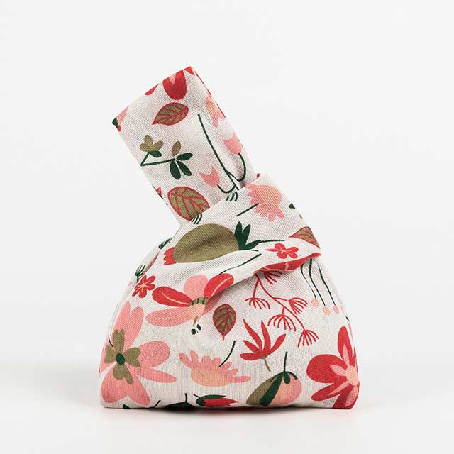 Japanese Mini Wrist Knot Printed Washable Waterproof Shopping Bags - 【Handbags Type】 Wrist Bags
【Material】 Linen
【Capacity 】 Small Change, Cosmetics, Phone etc..
【Note】 Please allow 1-3cm differs due to manual measurement.


 in Bags, Backpacks, Handbags & Wallets