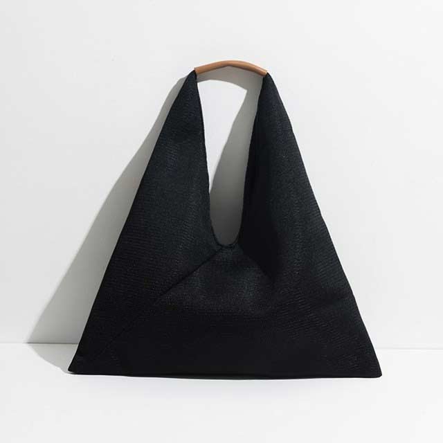 Triange Design Summer Shoulder Beach Tote Bag - Black - 【Handbags Type】 Shoulder
【Material】 Polyester
【Size】 (Width)30 cm * (Height)21 cm *
【Capacity 】 Small Change, Cosmetics, Phone etc..
【Note】 Please allow 1-3cm differs due to manual measurement.


 in Bags, Backpacks, Handbags & Wallets