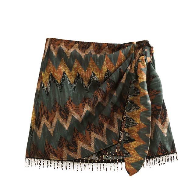 Vintage Geometric Print Knotted Beaded Vestido Mini Skirt - SMALL: Hip: 38.6 inch (98 cm) Pants: 15.4 inch (39 cm) Waist: 29.1 inch (74 cm)
MEDIUM: Hip: 40.1 inch (102 cm) Pants: 15.8 inch (40 cm) Waist: 31.5 inch (80 cm)
LARGE: Hip: 42.5 inch (108 cm) Pants: 16.1 inch (41 cm) Waist: 33.1 inch (84 cm) in Shorts and Skirts