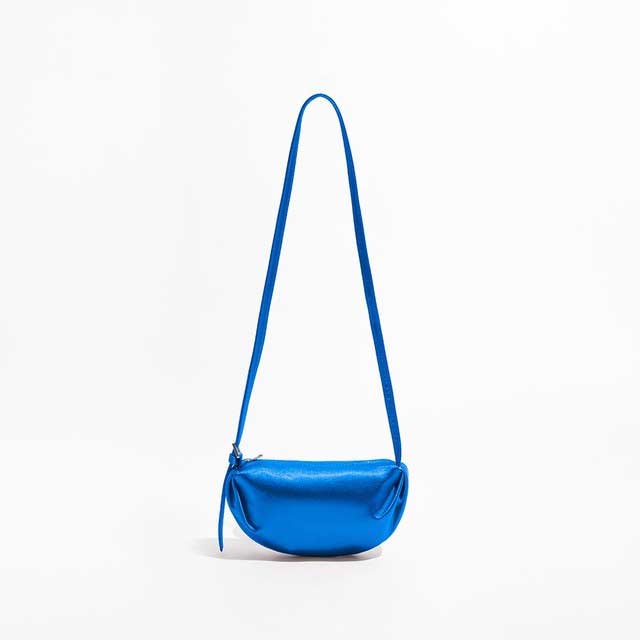 Korean Style Dumpling Shape Crossbody Mini Purse Bags - Blue - Occasion: Versatile
Interior: Interior Zipper Pocket in Bags, Backpacks, Handbags & Wallets