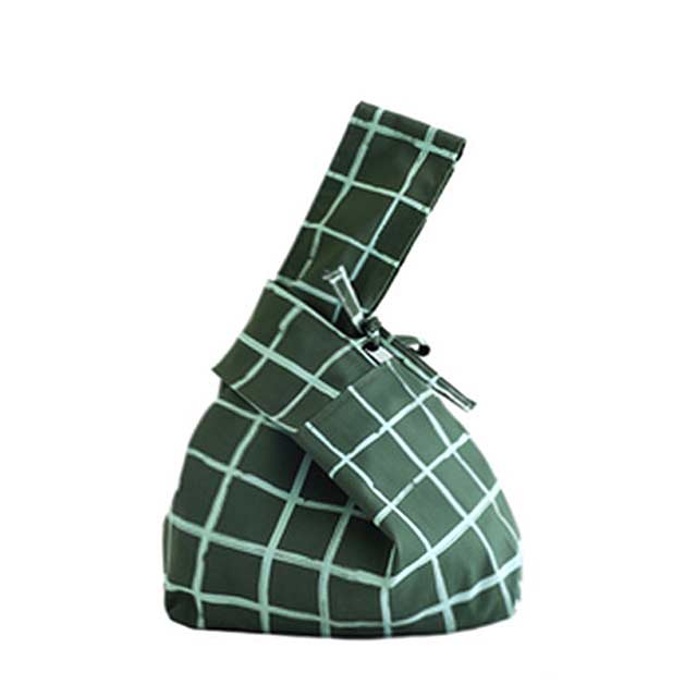 Cute Mini Japanese Wrist Knot Lines Decorated Lunch Washable Day Bags - Green - 【Handbags Type】 Wrist Bags
【Material】 Polyster
【Size】 (Width)33cm * (Height)18cm *
【Capacity 】 Small Change, Cosmetics, Phone etc..
【Note】 Please allow 1-3cm differs due to manual measurement.


 in Bags, Backpacks, Handbags & Wallets