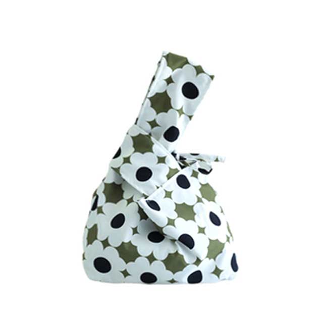 Cute Mini Japanese Wrist Knot Dot Decorated Lunch Washable Day Bags - White - 【Handbags Type】 Wrist Bags
【Material】 Polyster
【Size】 (Width)33cm * (Height)18cm *
【Capacity 】 Small Change, Cosmetics, Phone etc..
【Note】 Please allow 1-3cm differs due to manual measurement.


 in Bags, Backpacks, Handbags & Wallets