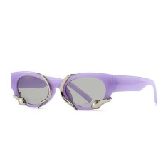 Retro Shades Cat Eye Small Frame Snake Decorated Sunglasses - Purple