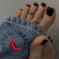 Glossy Press-On Fake Toenails - 24 Pieces - Black